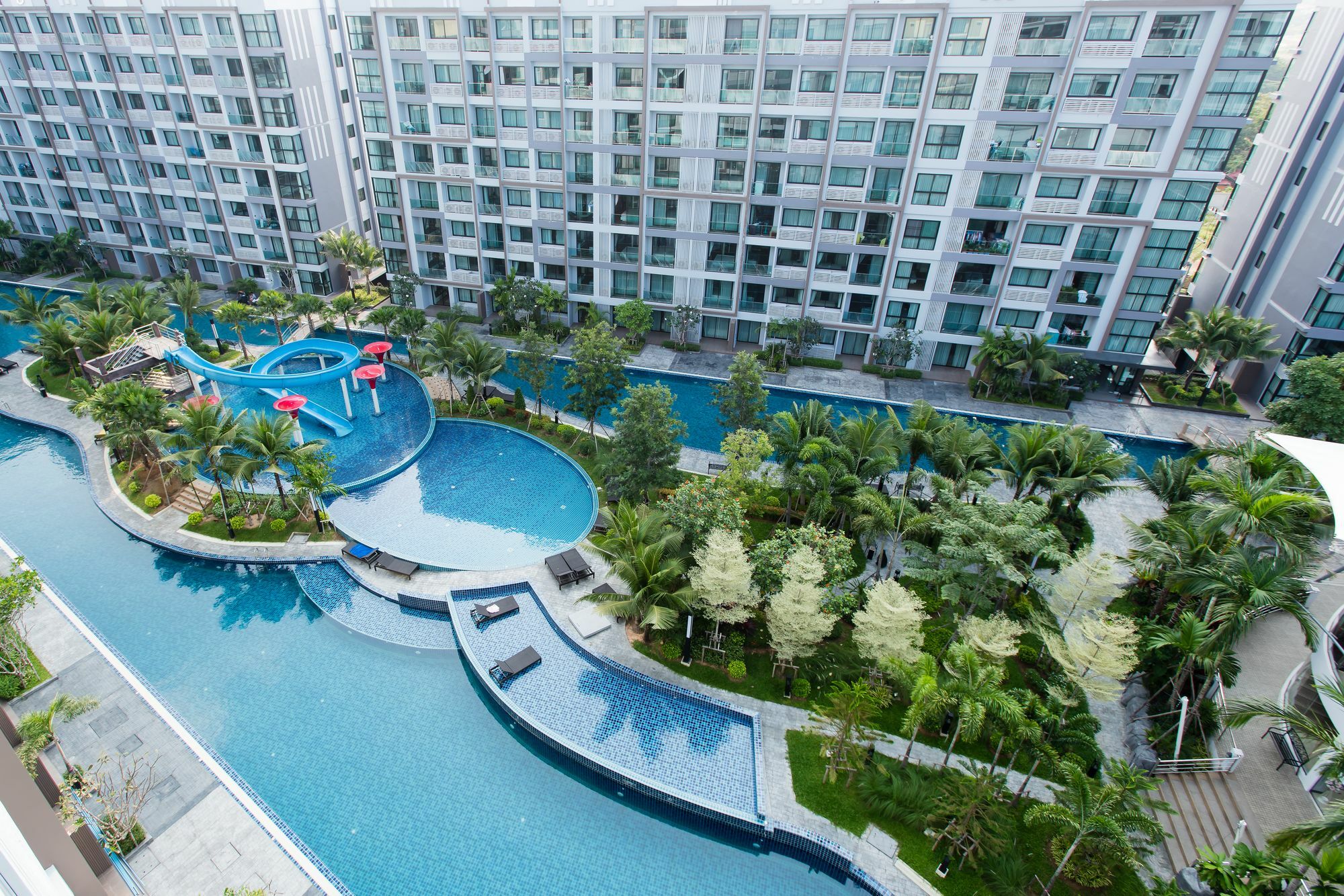 Dusit Grand Park Apartment Pantai Jomtien Bagian luar foto