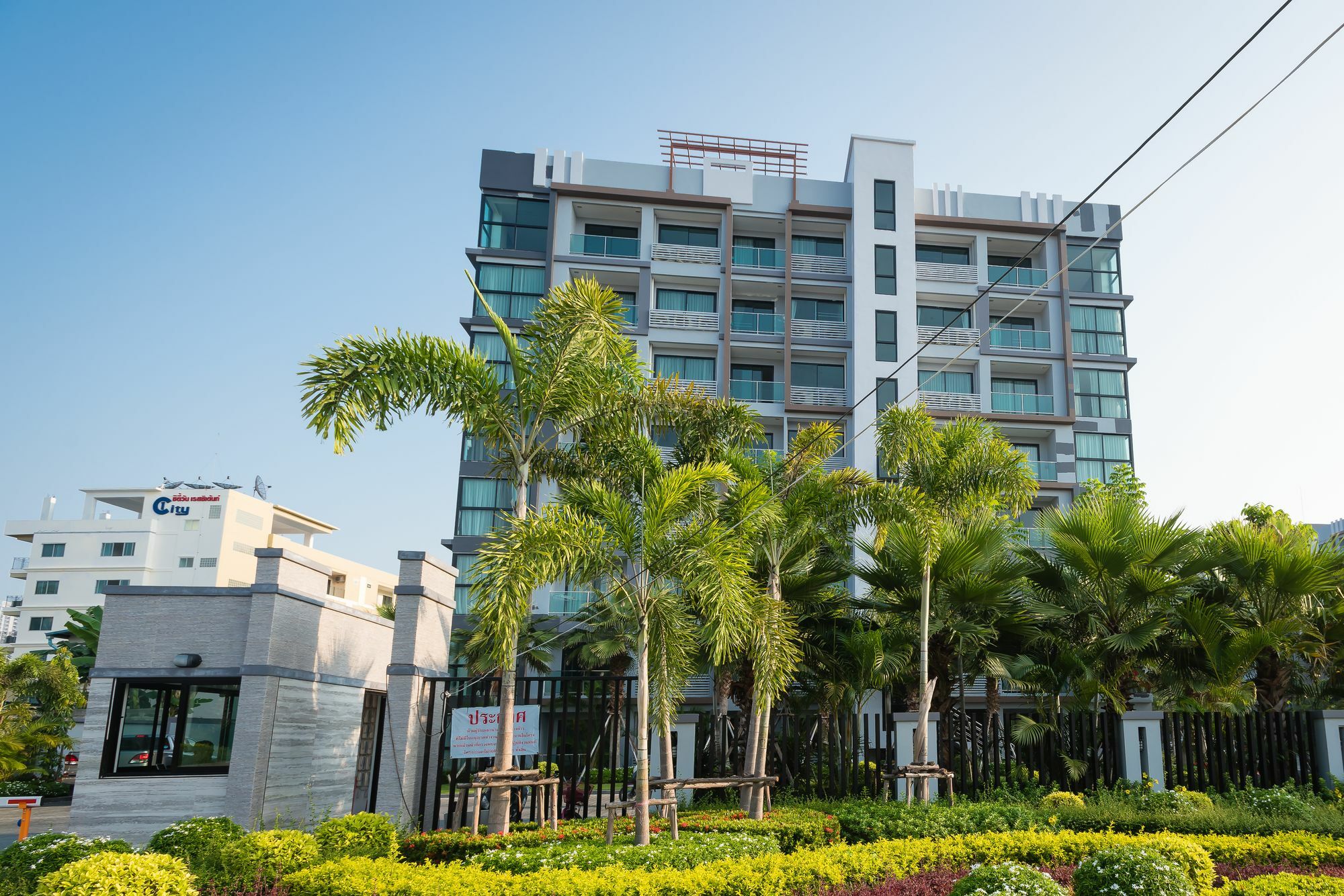 Dusit Grand Park Apartment Pantai Jomtien Bagian luar foto